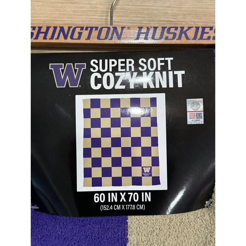Washington Huskies Super Soft Cozy Knit 60X 70 Inch Blanket‎ - Picture 2 of 7